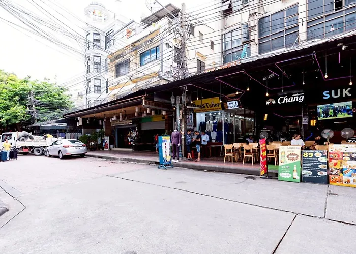 The Hidden Khaosan - ถนนรามบุตรี ข้าวสาร